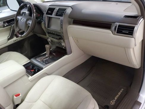 Used 2018 Lexus GX 460 Premium w/ Premium Package AWD/4WD image 23