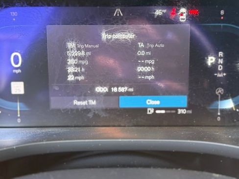 Used 2024 Volvo XC60 B5 Plus w/ Protection Package Premier image 6