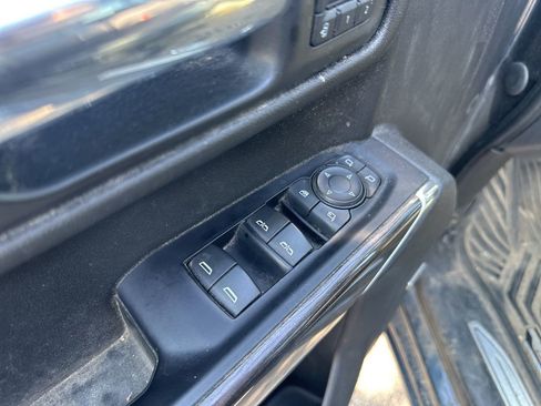 Used 2020 Chevrolet Silverado 1500 LTZ w/ LTZ Premium Package AWD/4WD image 17
