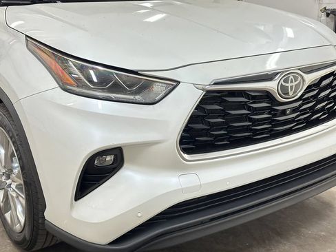 Used 2023 Toyota Highlander Limited AWD/4WD image 15