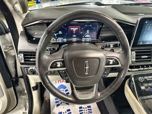 Used 2020 Lincoln Navigator Black Label w/ Cargo Convenience Package image 17