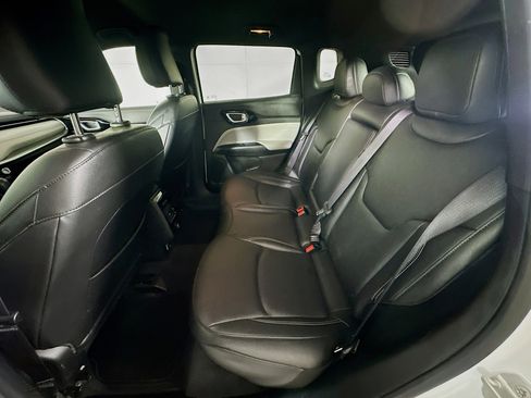 Used 2025 Jeep Compass Limited image 27