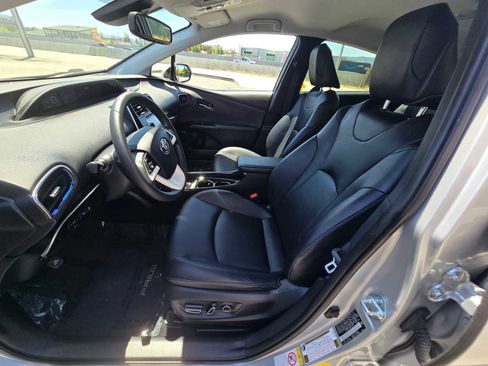 Used 2017 Toyota Prius Four Touring w/ Premium Convenience Package FWD image 20