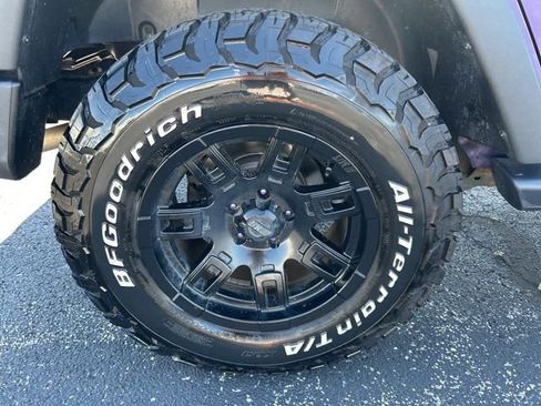 Used 2018 Jeep Wrangler Unlimited Sport w/ Connectivity Group AWD/4WD image 19