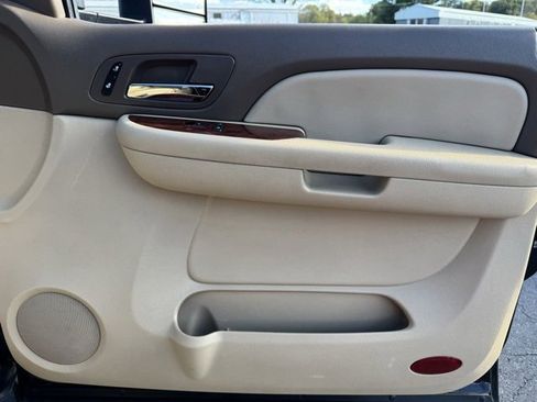 Used 2009 GMC Sierra 2500 SLT w/ SLT Convenience Package image 15