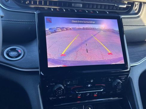 New 2025 Jeep Grand Cherokee L Limited w/ Black Appearance Package image 14