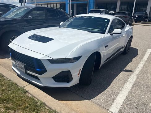 Used 2024 Ford Mustang GT Premium RWD image 4