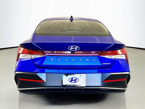 New 2025 Hyundai Elantra Limited image 6