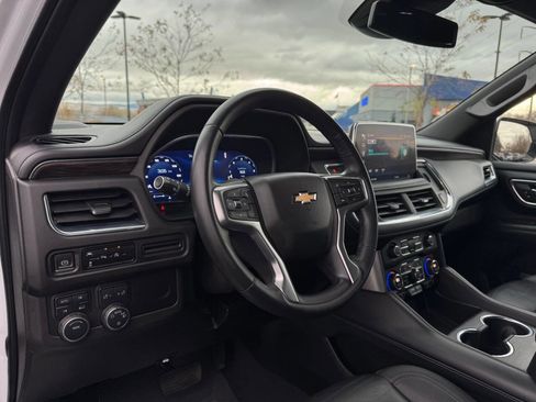 Used 2023 Chevrolet Suburban LT image 16