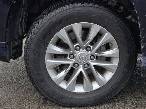 Used 2017 Lexus GX 460 image 10