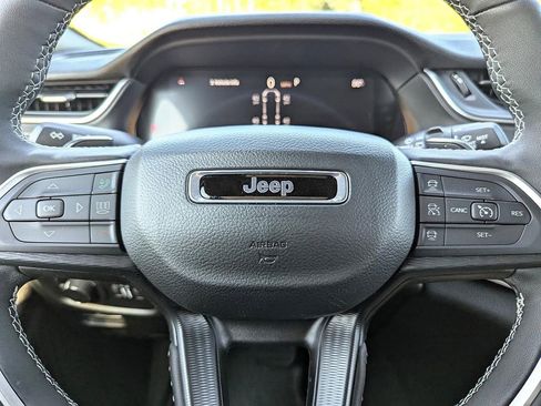 New 2025 Jeep Grand Cherokee L Altitude image 14