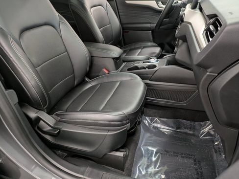 Certified 2022 Ford Escape SEL w/ Technology Package image 28