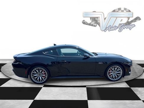Used 2025 Ford Mustang GT Premium RWD image 5