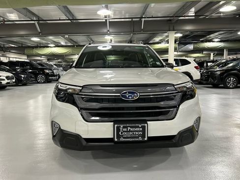 Used 2025 Subaru Forester Premium AWD/4WD image 6