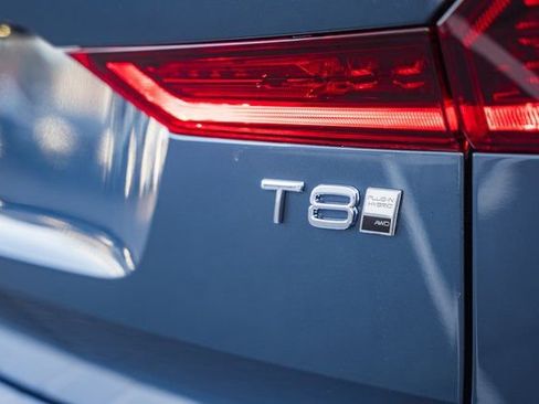 New 2026 Volvo XC60 T8 Ultra w/ Protection Package Premier image 7