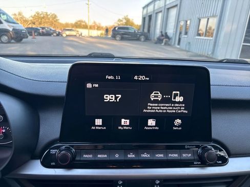 Used 2020 Kia Forte LXS FWD image 19