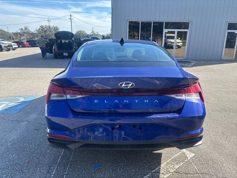 Used 2021 Hyundai Elantra SEL w/ Convenience Package FWD image 8
