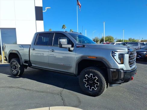 Used 2024 GMC Sierra 2500 AT4X image 3