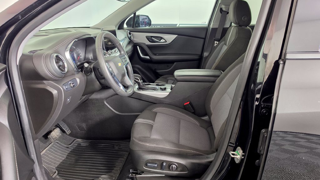 Used 2025 Chevrolet Blazer LT w/ Redline Edition FWD image 12