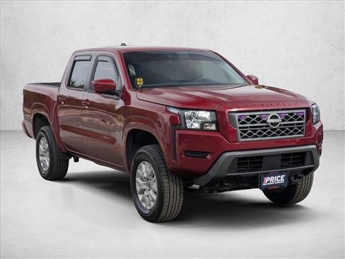 Used 2023 Nissan Frontier SV image 3