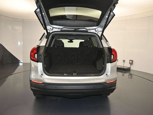 Used 2022 GMC Terrain SLE w/ Driver Convenience Package FWD image 23