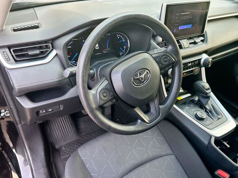 Used 2024 Toyota RAV4 XLE AWD/4WD image 39