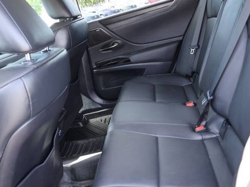 Used 2023 Lexus ES 250 w/ Premium Package AWD/4WD image 17