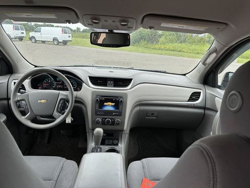 Used 2016 Chevrolet Traverse LS FWD image 14