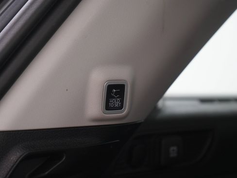 Used 2023 Jeep Grand Cherokee 4WD 4xe w/ Luxury Tech Group II image 17