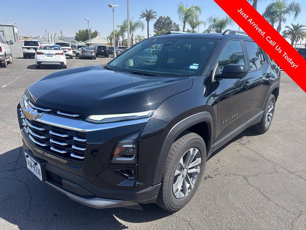 Used 2025 Chevrolet Equinox LT w/ Convenience Package II FWD image 1