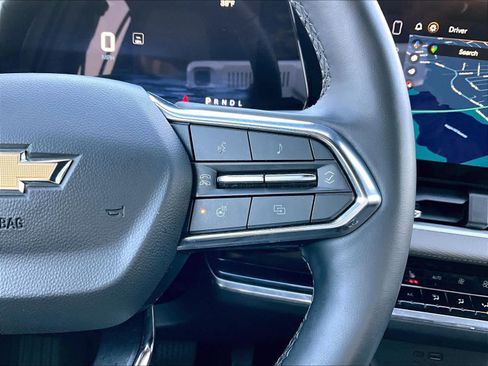 Used 2025 Chevrolet Equinox LT w/ Convenience Package II image 24