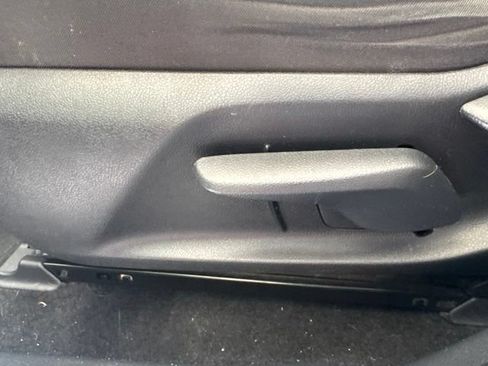 Used 2019 Toyota RAV4 XLE AWD/4WD image 12