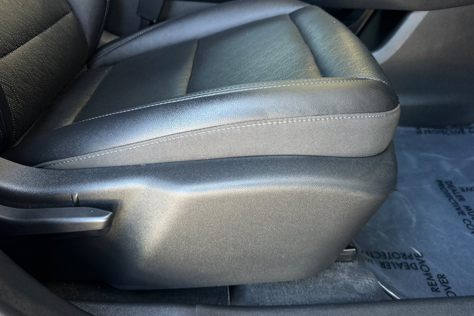 Used 2026 Chevrolet Equinox LT w/ Convenience Package II FWD image 23