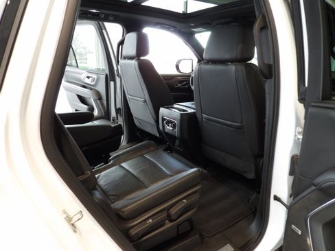 Used 2021 Chevrolet Tahoe LT w/ LT Signature Package AWD/4WD image 23