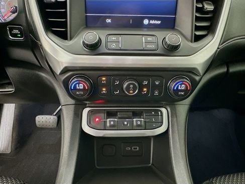 Used 2021 GMC Acadia SLE FWD image 15
