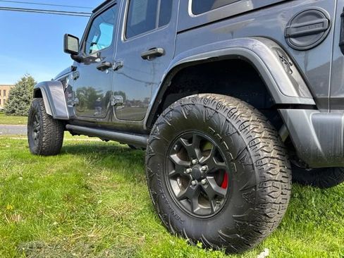 Used 2019 Jeep Wrangler Unlimited Sahara w/ Quick Order Package 24M Moab AWD/4WD image 7