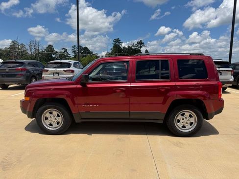 Used 2016 Jeep Patriot Sport w/ Power Value Group FWD image 2