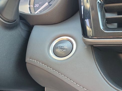 Used 2024 Toyota Highlander LE image 28