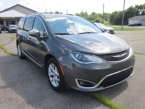Used 2020 Chrysler Pacifica Limited FWD image 7