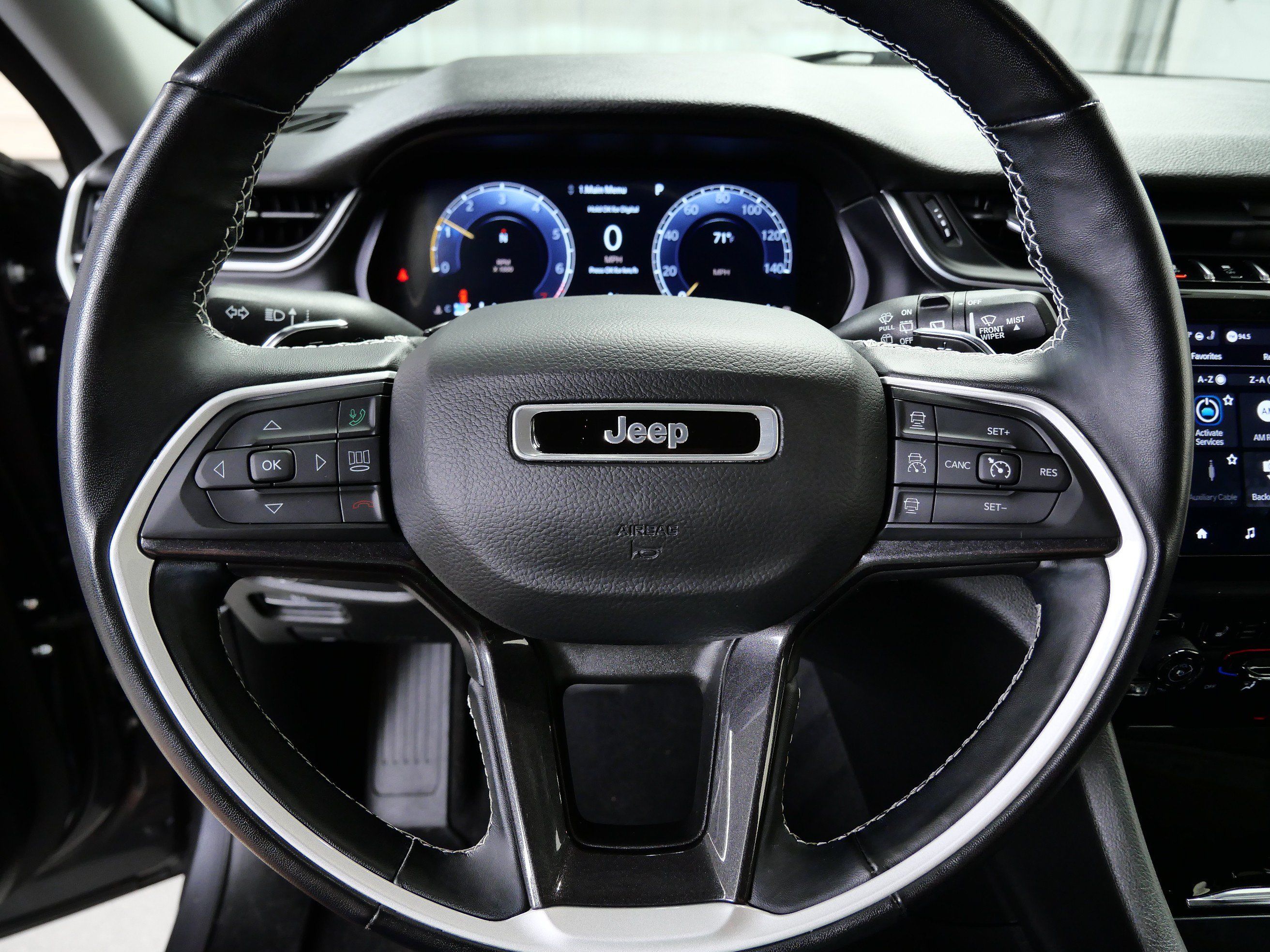 Used 2022 Jeep Grand Cherokee L Laredo w/ Luxury Tech Group I AWD/4WD image 23