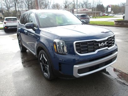 Used 2023 Kia Telluride S w/ S Sunroof Package