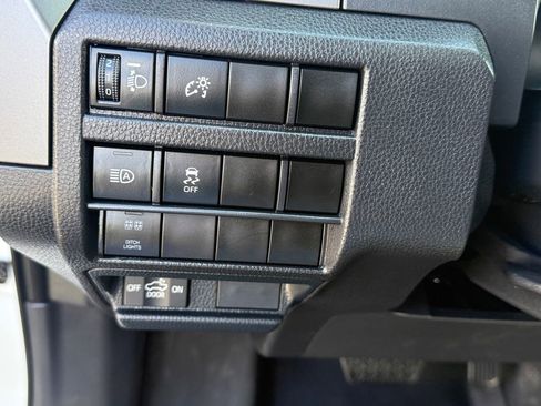 Used 2025 Toyota Tacoma TRD Off-Road image 24