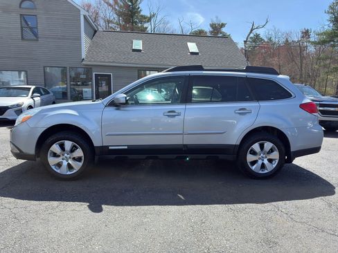Used 2012 Subaru Outback 3.6R Limited w/ Moonroof Pkg image 3