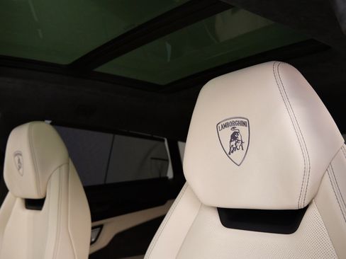 Used 2022 Lamborghini Urus AWD/4WD image 17