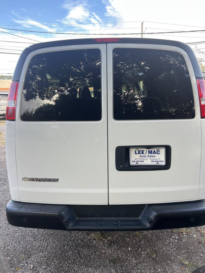 Used 2022 Chevrolet Express 3500 LS RWD image 16