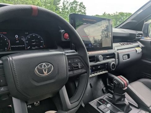 Certified 2025 Toyota Tacoma TRD Pro AWD/4WD image 40