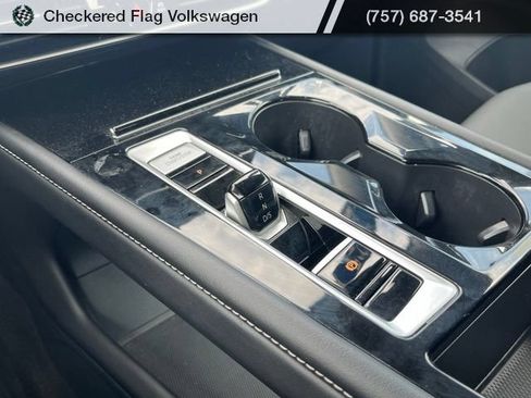 Used 2025 Volkswagen Atlas SE FWD image 42