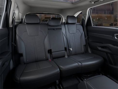 Certified 2024 Kia Sorento S w/ Panoramic Sunroof Package image 16