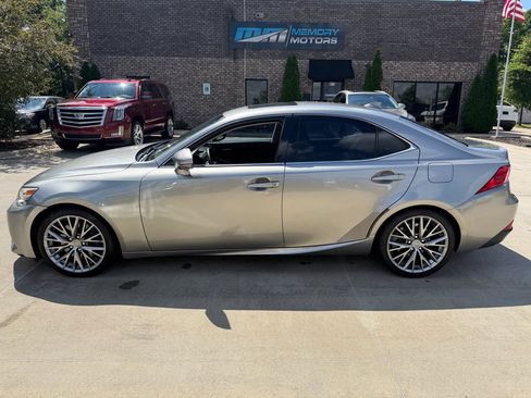 Used 2016 Lexus IS 200t RWD image 8