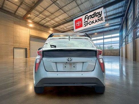 Used 2018 Toyota Prius Two w/ Prius Two Safety Plus Package FWD image 5